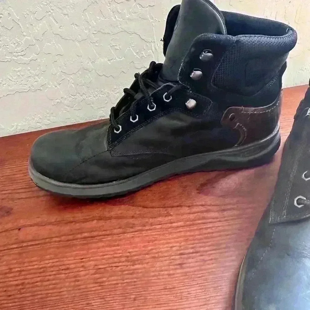 Men’s Merrell Black Boots Used Size 11